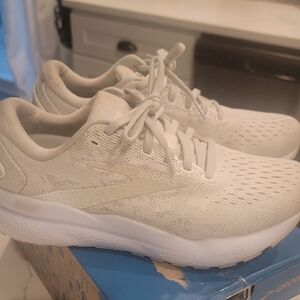 Brooks Light Beige Athletic Sneakers